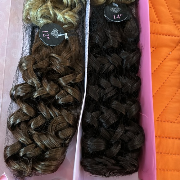 Remi Synthetic Ice Curly hair. Multi Color Multi Length - Picture 5 of 7
